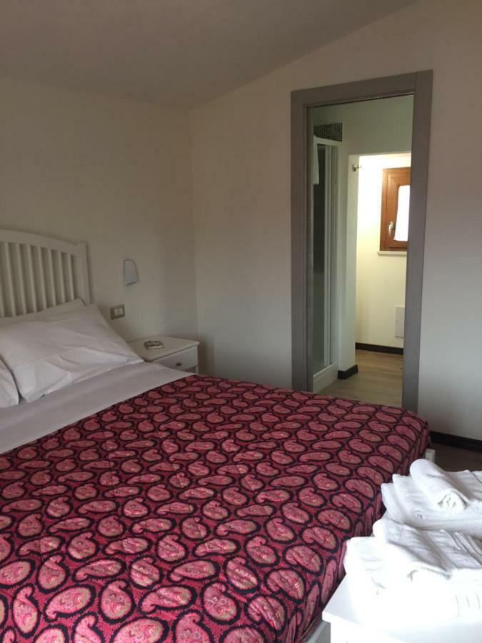 Bomarosa B&B Bosa Buitenkant foto
